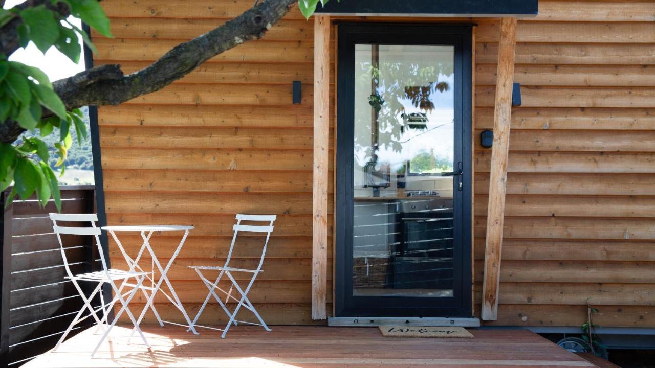 와나카 Tiny House With Mountain Views, Indoor And Outdoor Fire, Private Courtyard Garden 아파트 외부 사진